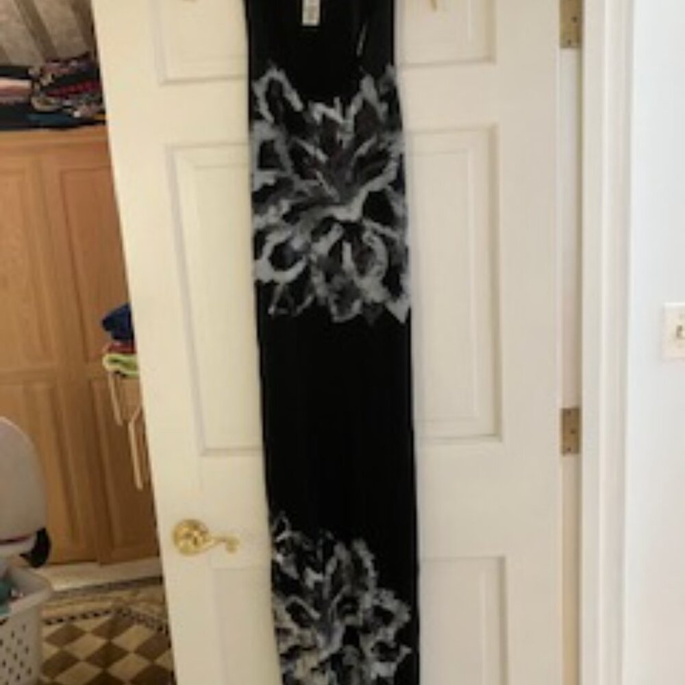 2 dresses/1 price: 1 flowered maxi, 1 Tie-dye knee length